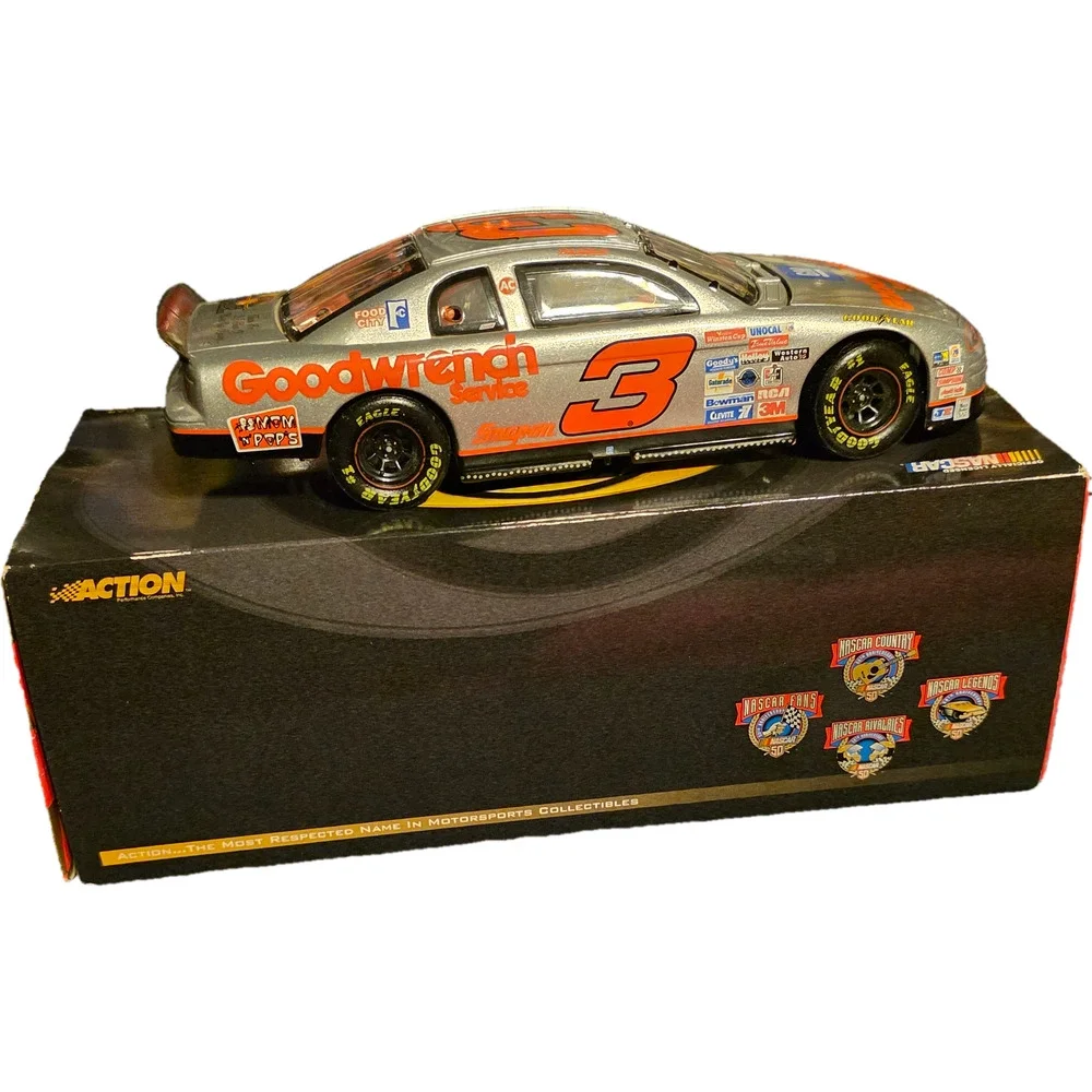 Dale Earnhardt #3 GM Goodwrench Silver Select 1995 Monte Carlo Elite 1:24 Nascar